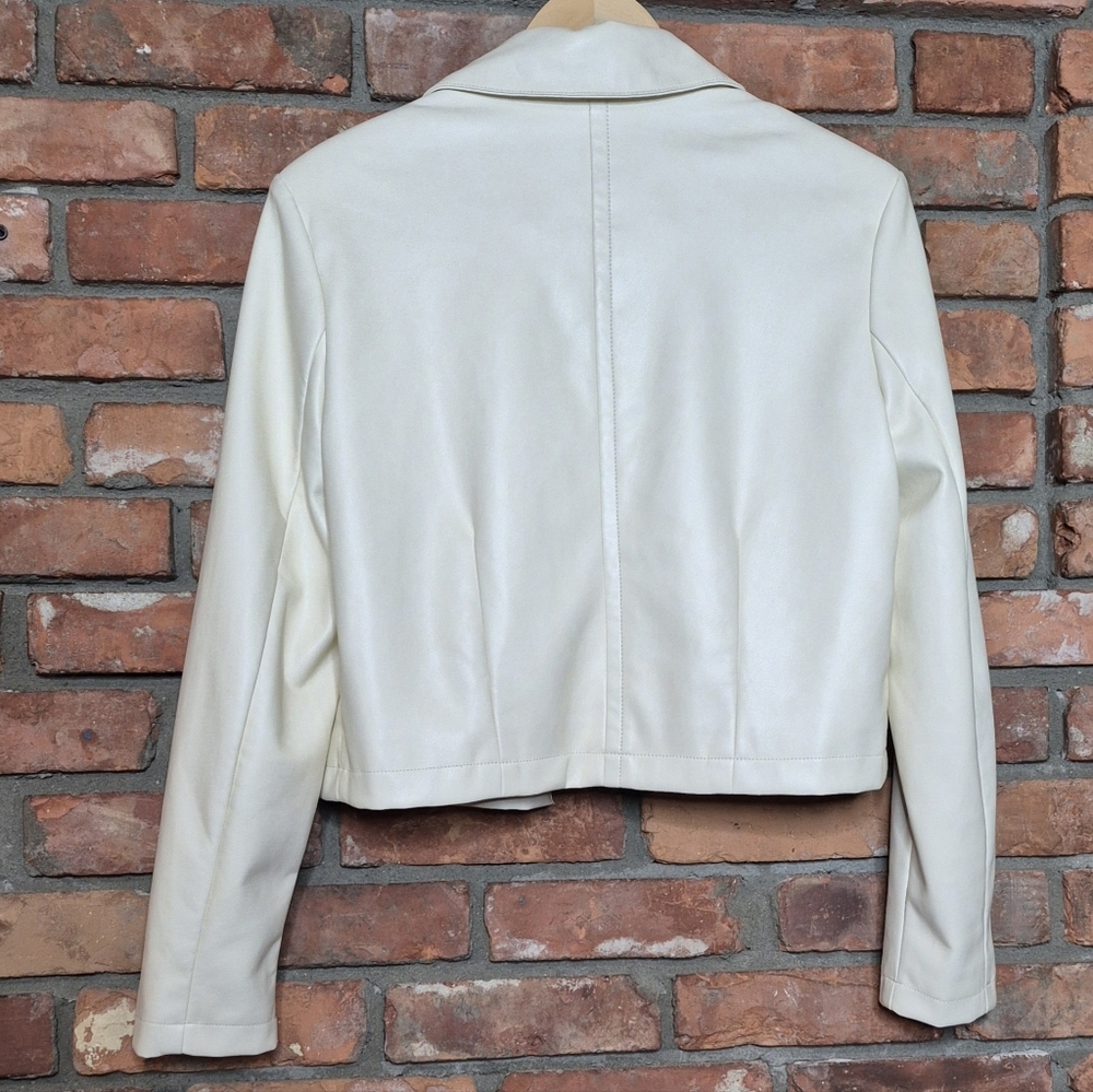 Bagatelle Ivory Faux Leather Cropped Blazer Gold Button Jacket M - Picture 8 of 14